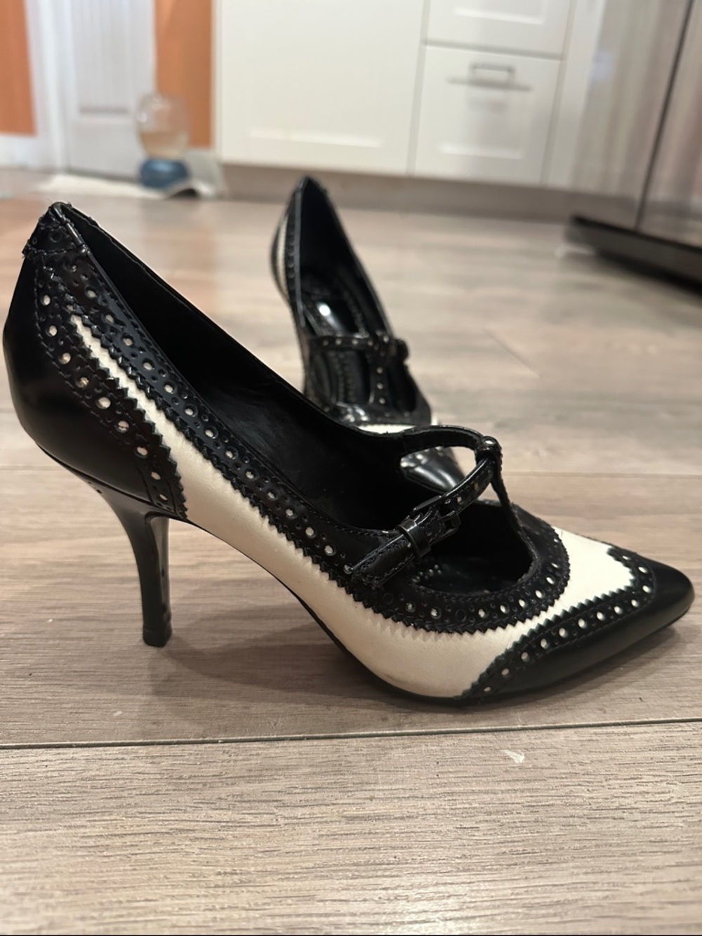 Tory Burch Spectator Heels - Picture 2 of 6